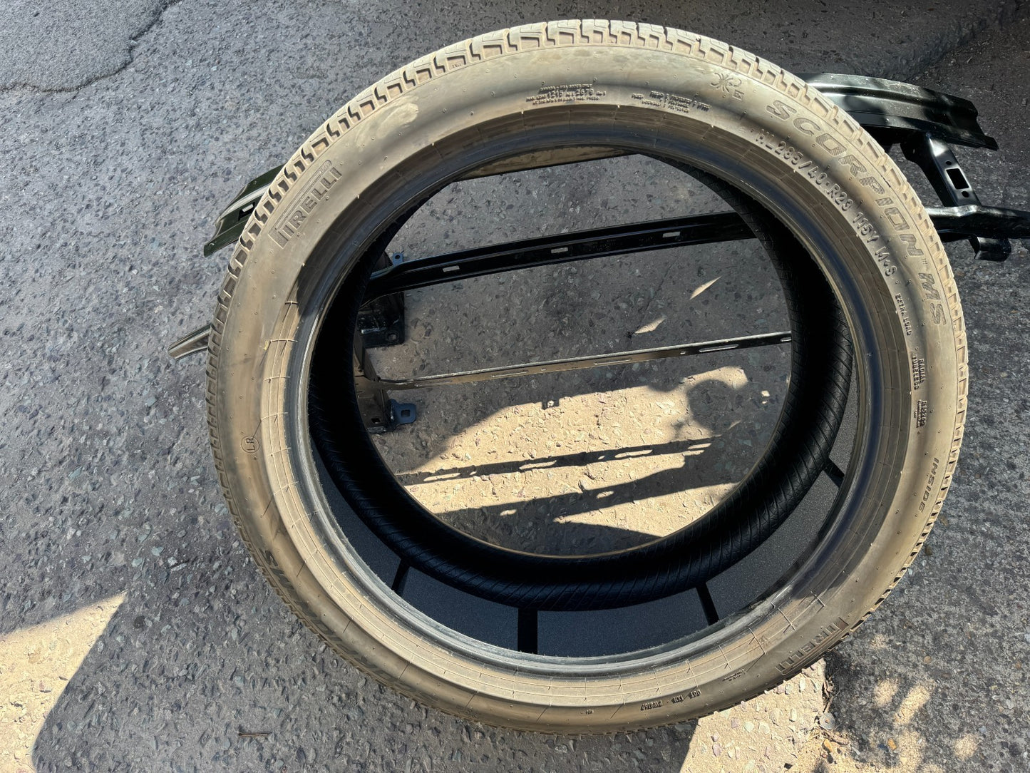 285 40 23 Pirelli Scorpion MS 115Y Silent LR Tyre 2025 6mm no repair free p&p