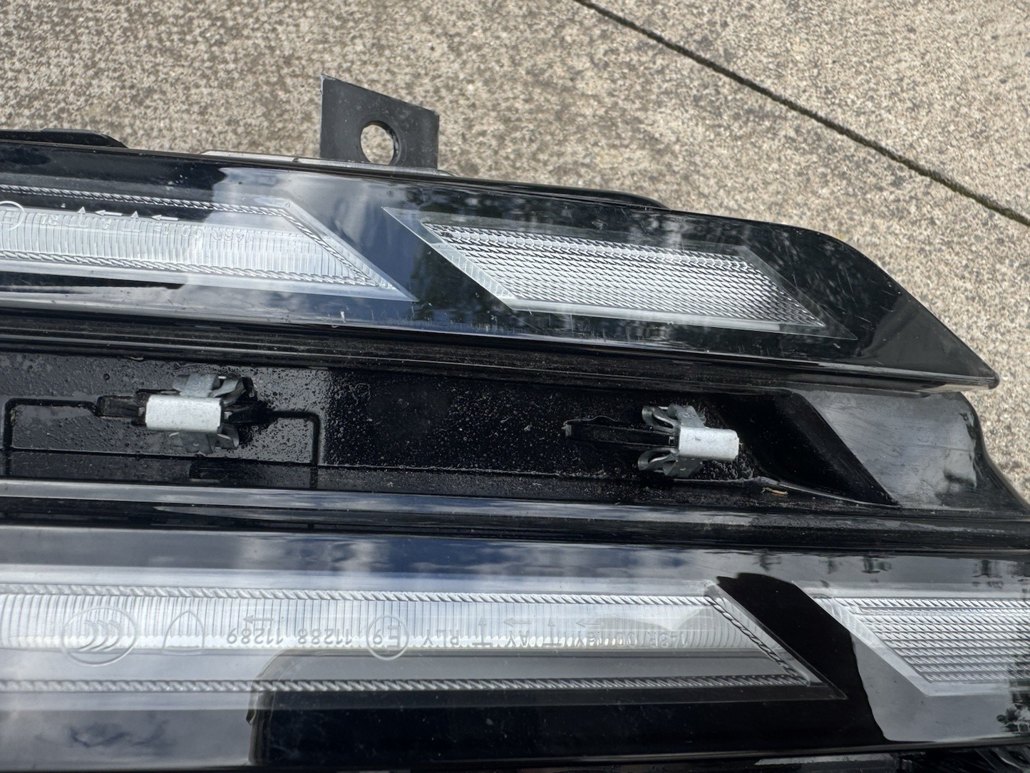 Peugeot 3008 MK3 Daytime Running Light 23-on Left Side 9845434880 Genuine. P2