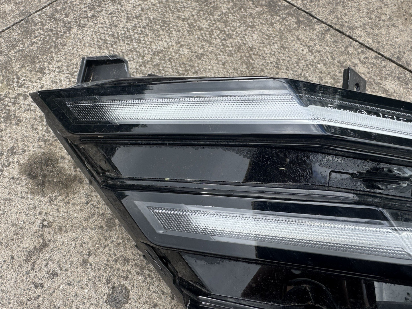 Peugeot 3008 MK3 Daytime Running Light 23-on Left Side 9845434880 Genuine. P2