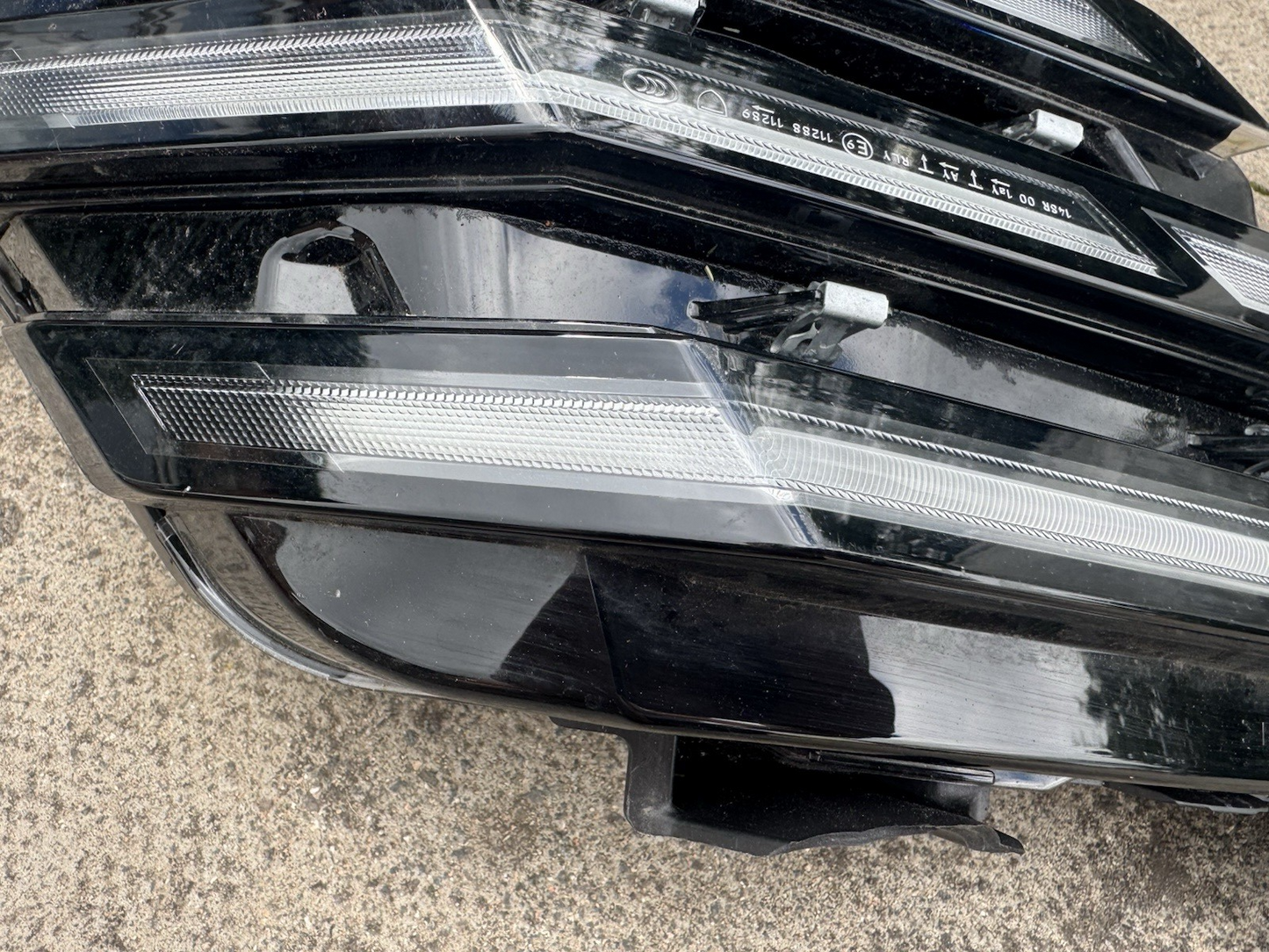 Peugeot 3008 MK3 Daytime Running Light 23-on Left Side 9845434880 Genuine. P2