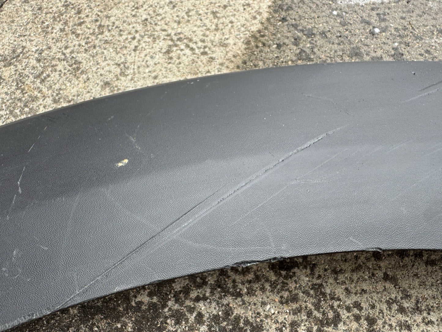 5177 7300 820 front right mini fender trim