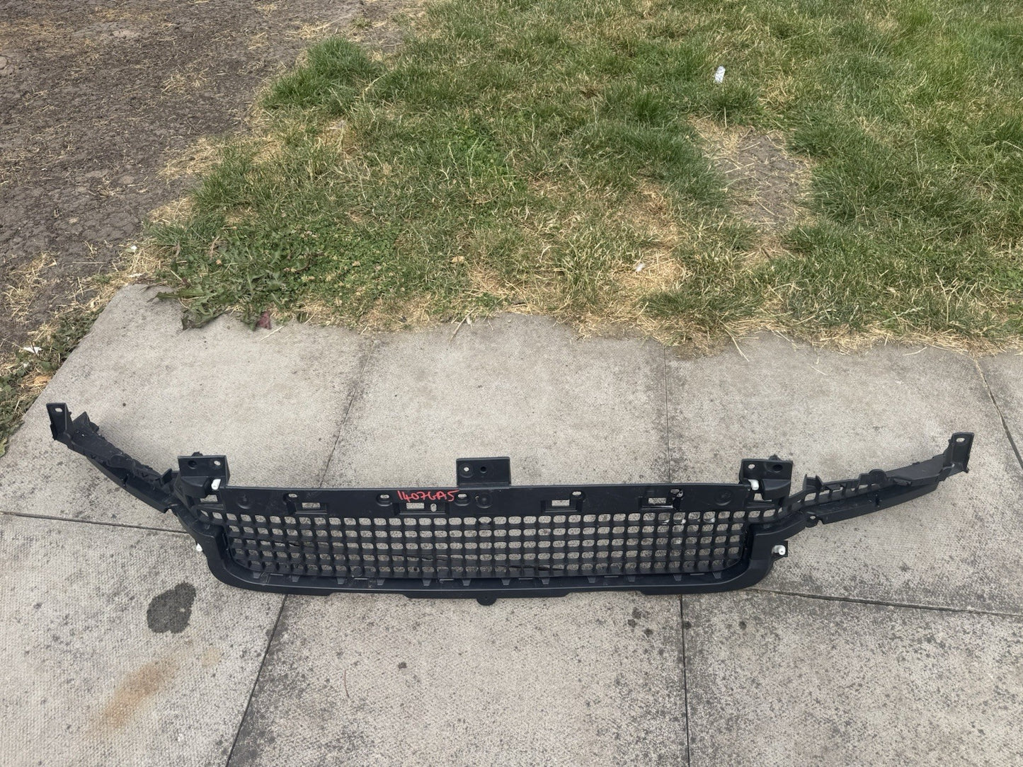 Land Rover Defender L663 front Bumper lower grill Genuine L8B2-17F791-A