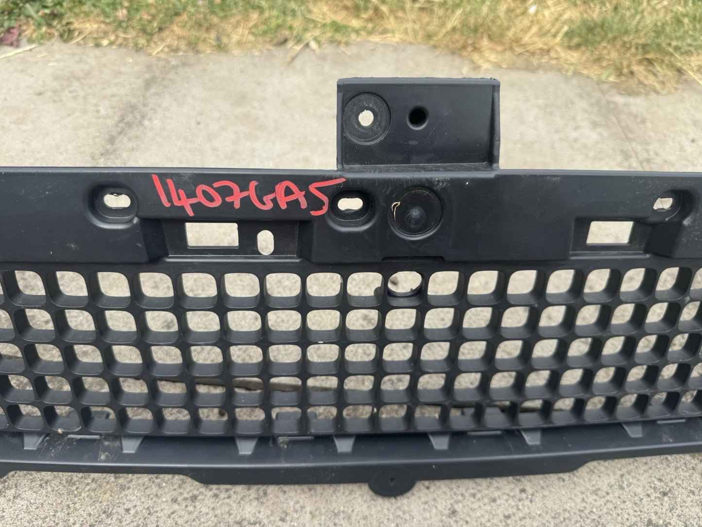 Land Rover Defender L663 front Bumper lower grill Genuine L8B2-17F791-A