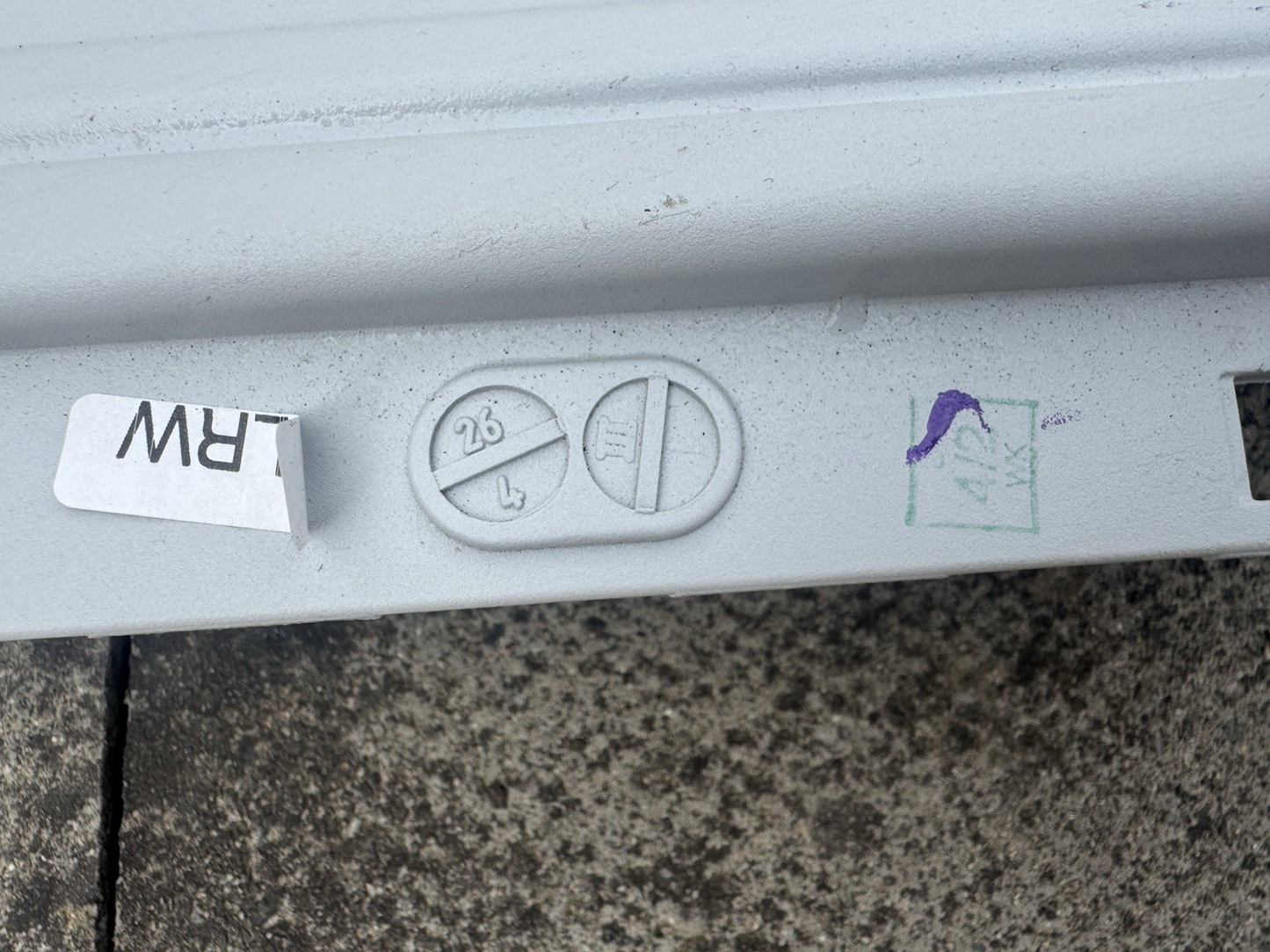 LAND ROVER DEFENDER 90 L633 2022 LEFT SIDE DASH MOLDING TRIM L8B2-044G54-DCW