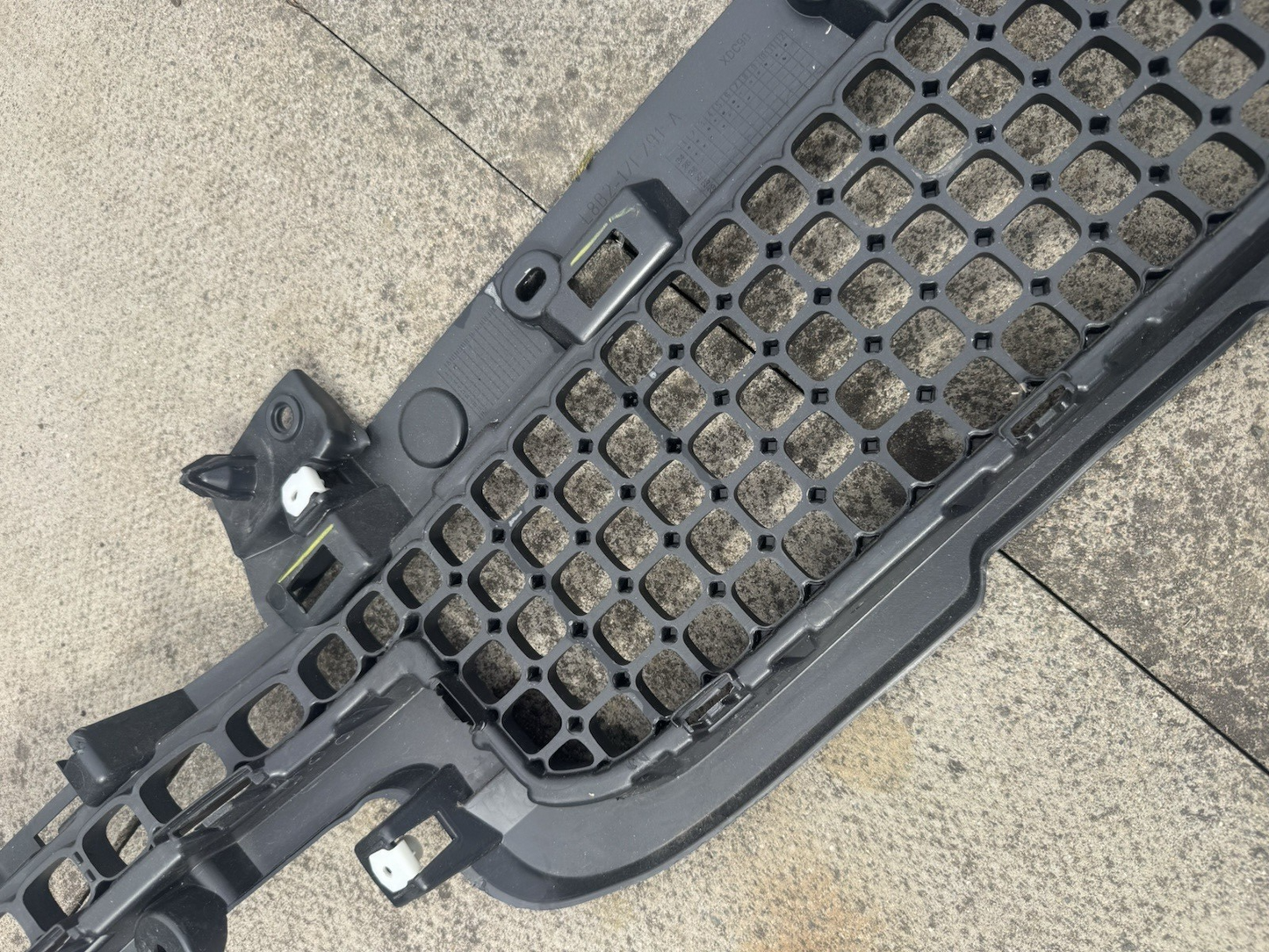 Land Rover Defender L663 front Bumper lower grill Genuine L8B2-17F791-A