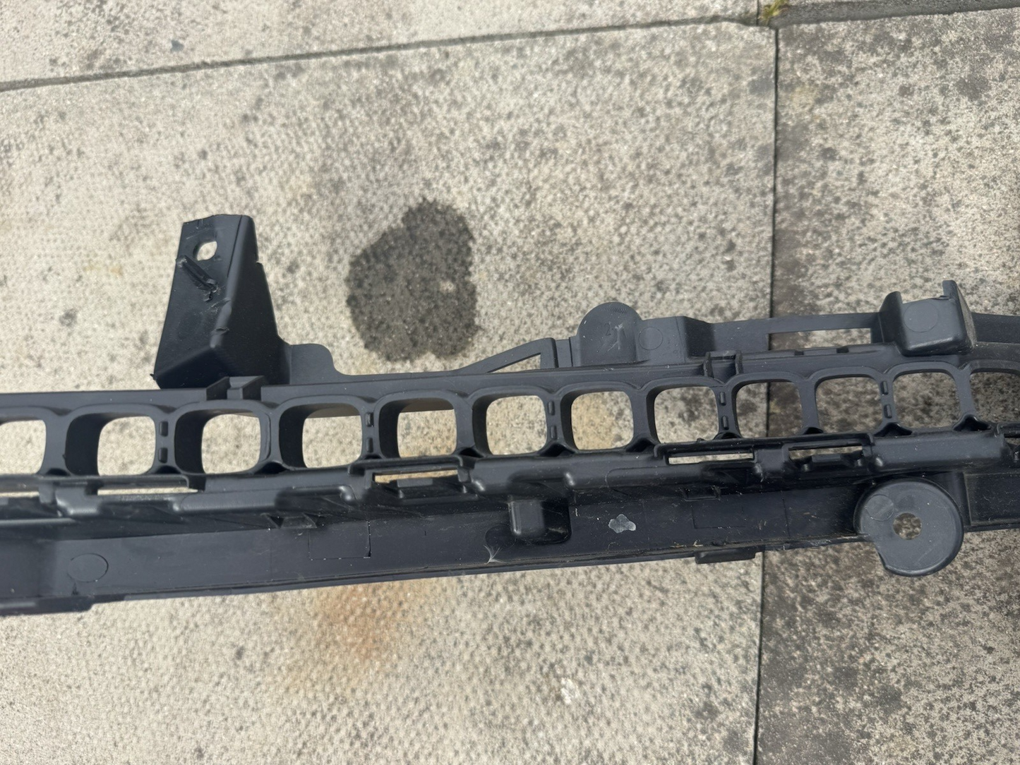 Land Rover Defender L663 front Bumper lower grill Genuine L8B2-17F791-A