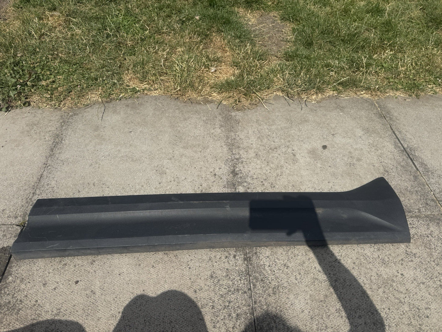 Volvo XC40 18-23 Front Right Door Lower Moulding Genuine 31448317 31448337 I9K10