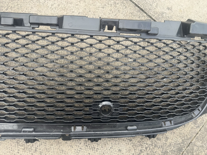 DAMAGED!RANGE ROVER VELAR 2017-2025 FRONT BUMPER LOWER GRILL M8A2-17H750 GENUINE