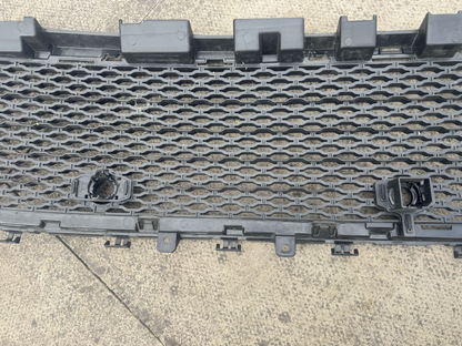 DAMAGED!RANGE ROVER VELAR 2017-2025 FRONT BUMPER LOWER GRILL M8A2-17H750 GENUINE