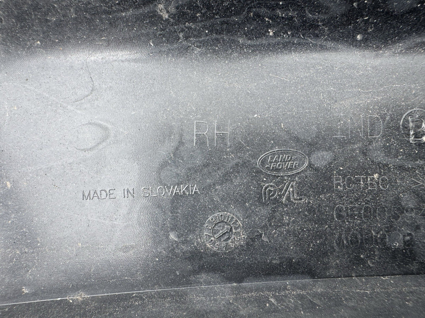 L8B2-290E22-BB Land Rover L663 2022 Defender   Rear Right Wheel Arch