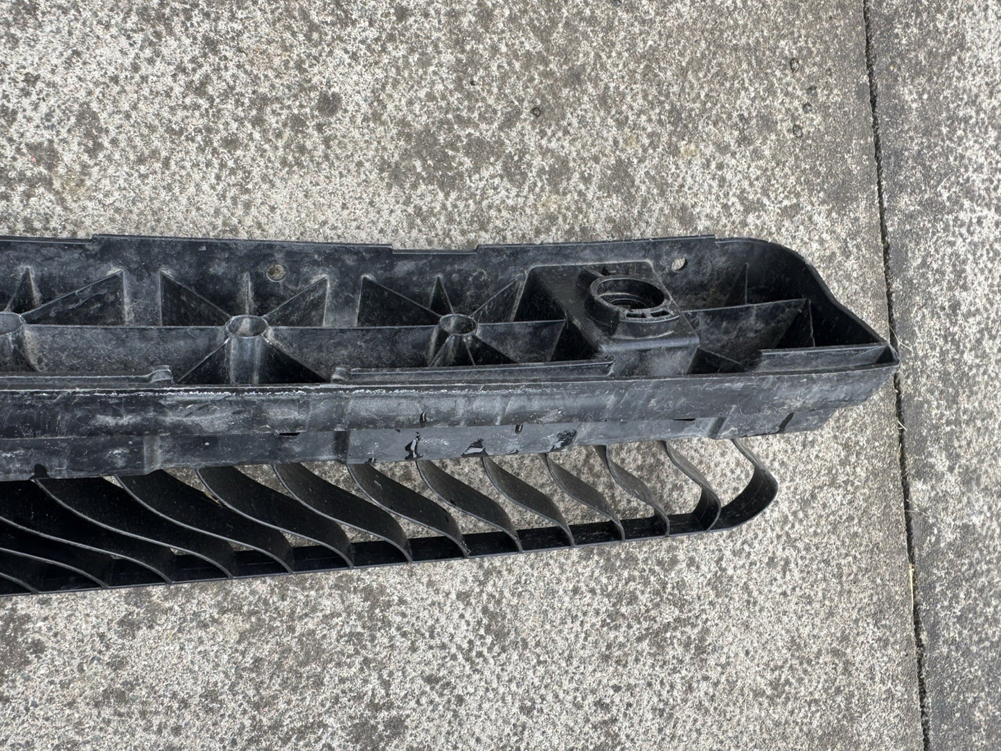 Volkswagen GOLF MK8 Rear Bumper Mount BRACKET CENTRE  5H6-807-863