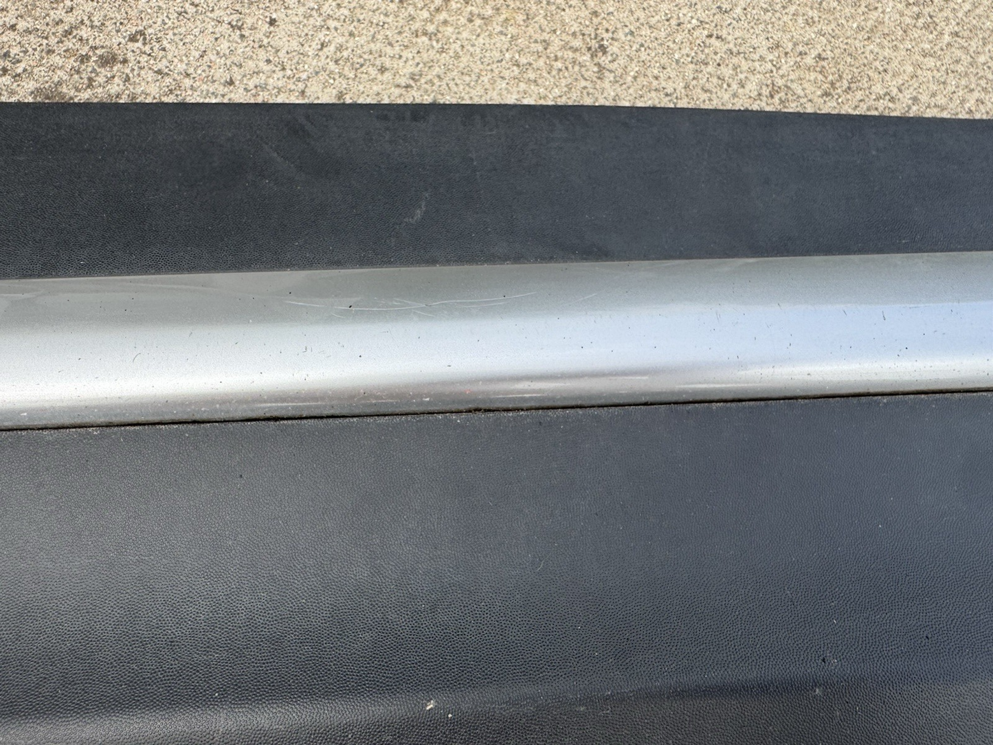Kia Sportage Mk4 2021-24 Passenger N/S Left Front Door Moulding Trim 87721-R2000