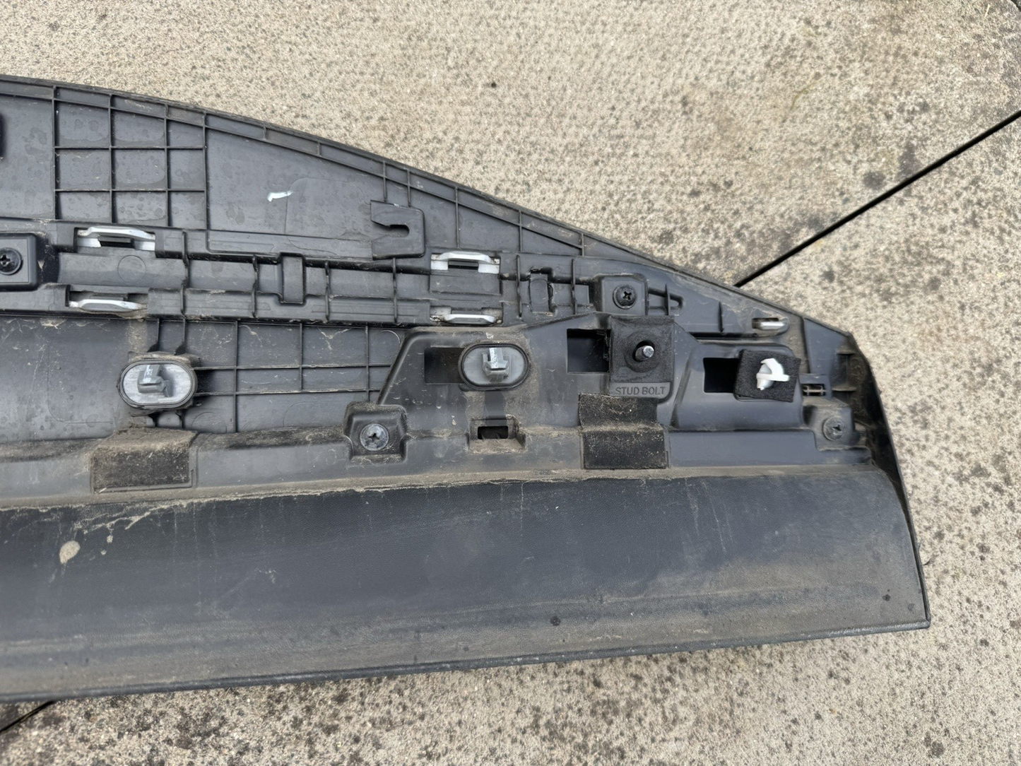 Kia Sportage Mk4 2021-24 Passenger N/S Left Front Door Moulding Trim 87721-R2000
