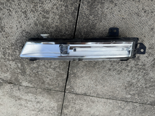 GENUINE LAND ROVER DISCOVERY FRONT RIGHT DRL FOG LIGHT HK83-15200-AF