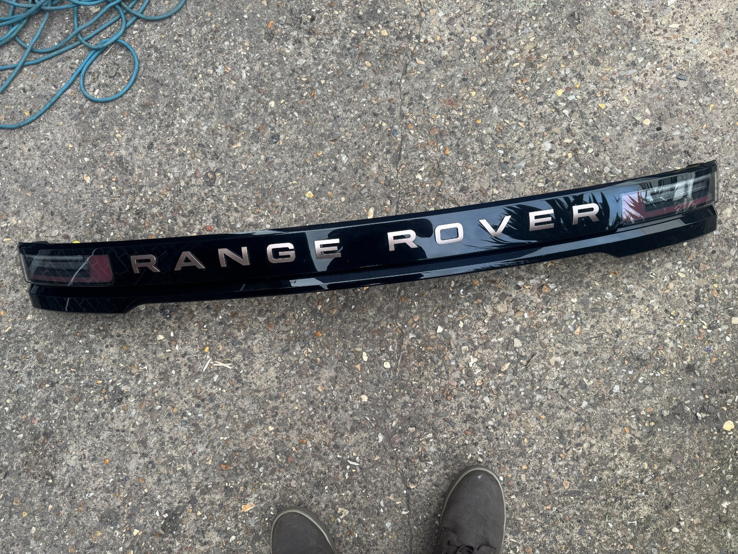 2025 GENUINE RANGE ROVER VELAR REAR TAILGATE BOOT LIGHT N8A215C436AD L560