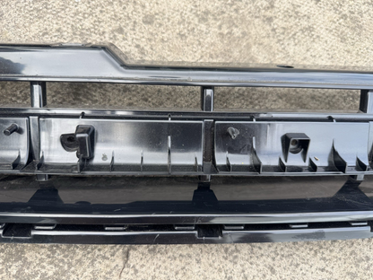 Land Rover Defender Front grill L8B2-8A163