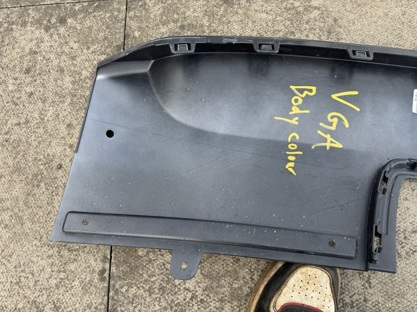 Land Rover Discovery 5 L462 Front Bumper Diffuser 19 ON MY42-17F011-AAW Genuine