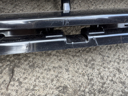 Land Rover Defender Front grill L8B2-8A163