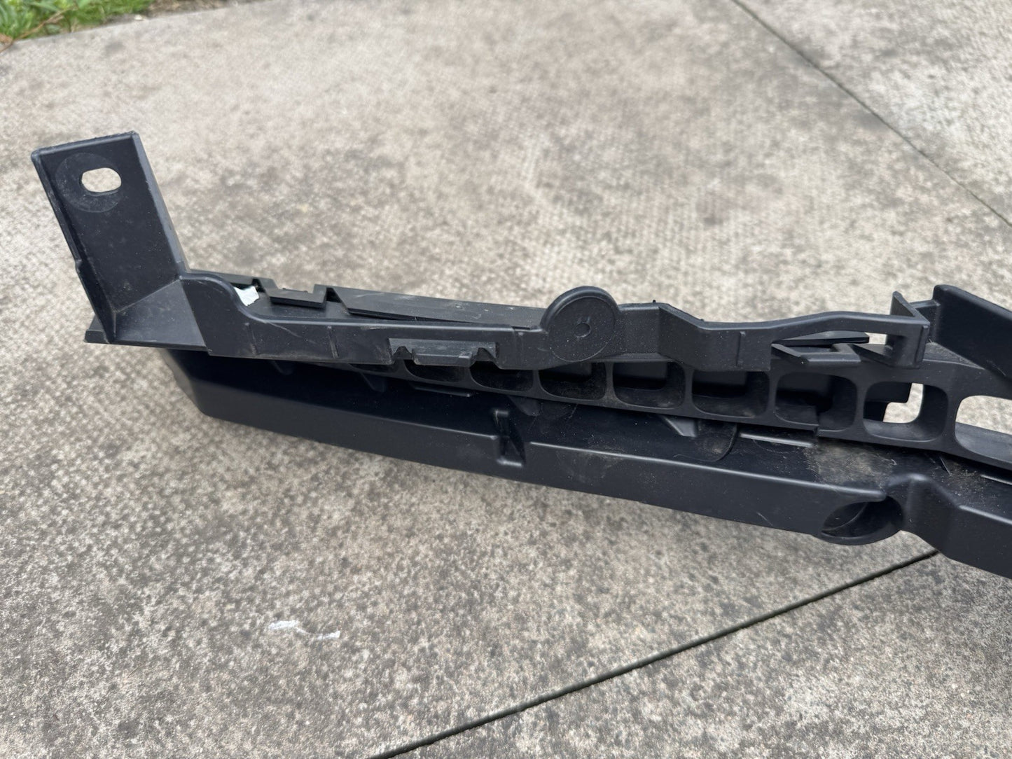 LAND ROVER DEFENDER L663 2020-ON FRONT BUMPER GRILL LOWER  L8B2-17F791-A