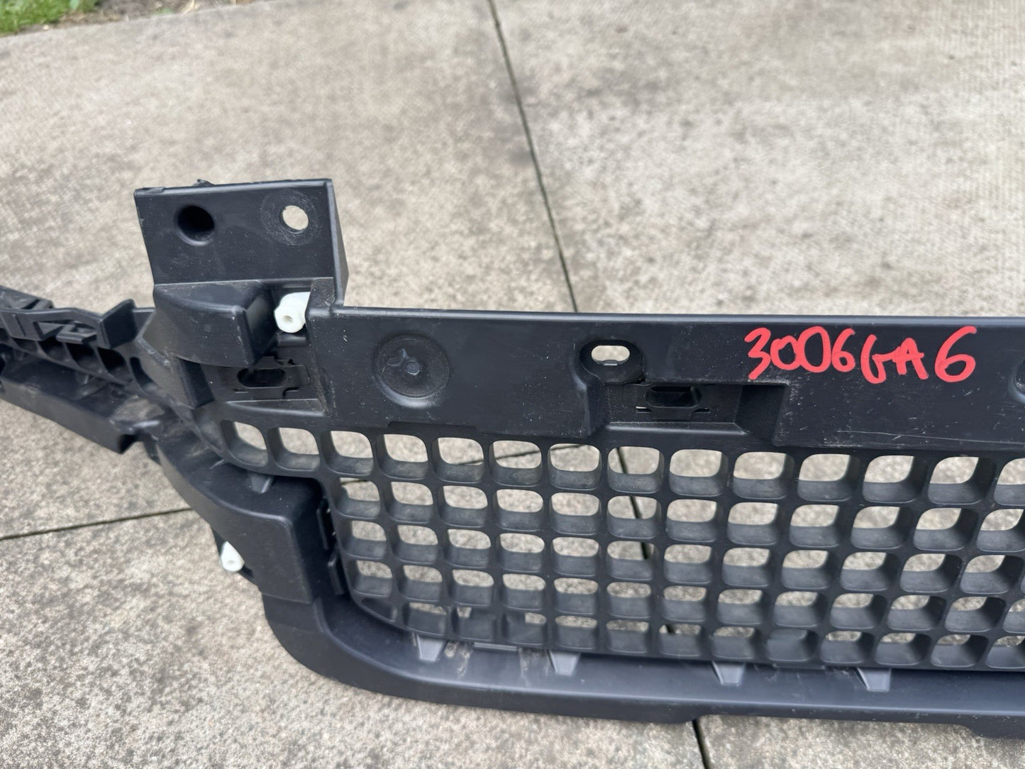 LAND ROVER DEFENDER L663 2020-ON FRONT BUMPER GRILL LOWER  L8B2-17F791-A