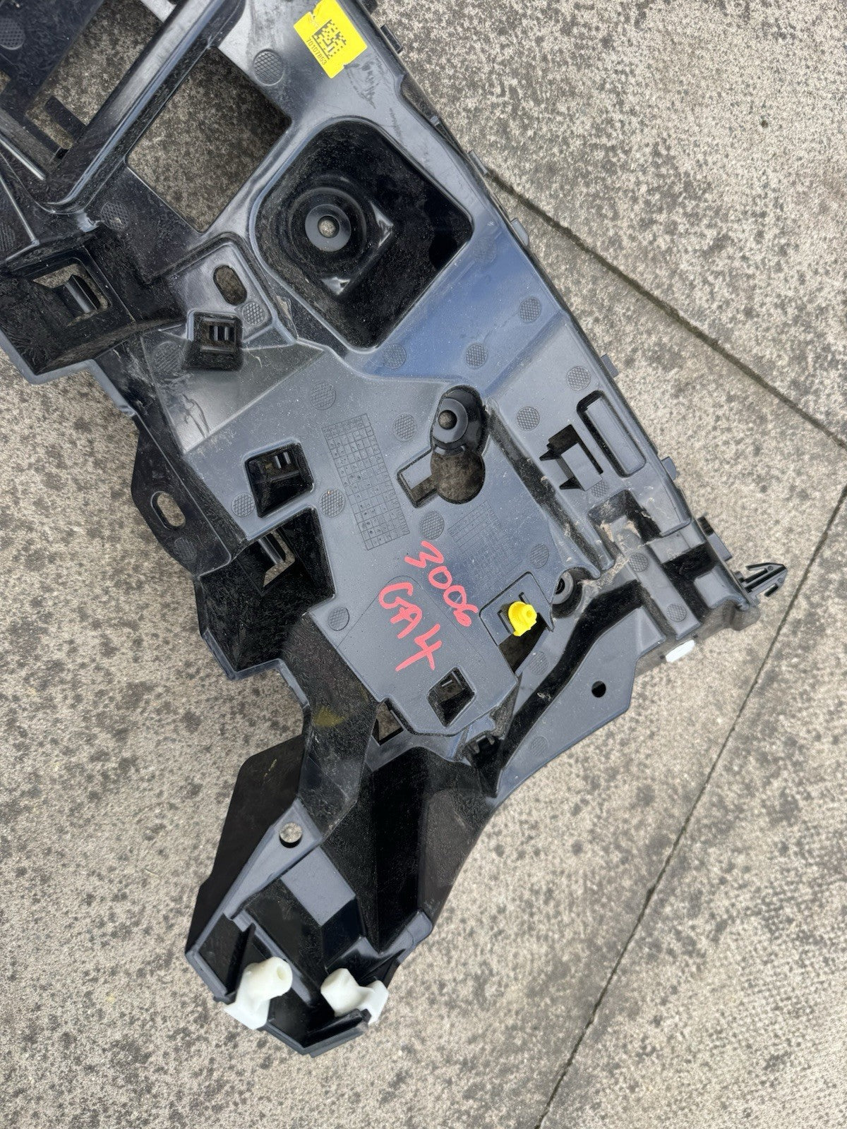 RANGE ROVER VOGUE REAR BUMPER Left Mounting Bracket L460 GENUINE M8E2-17A882-A