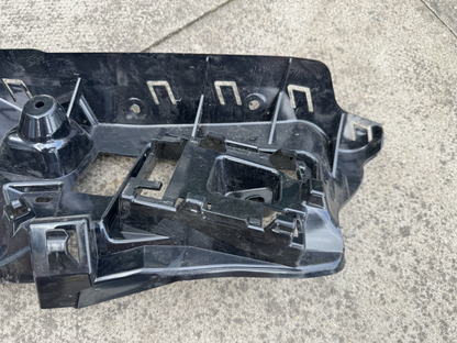 RANGE ROVER VOGUE REAR BUMPER Left Mounting Bracket L460 GENUINE M8E2-17A882-A