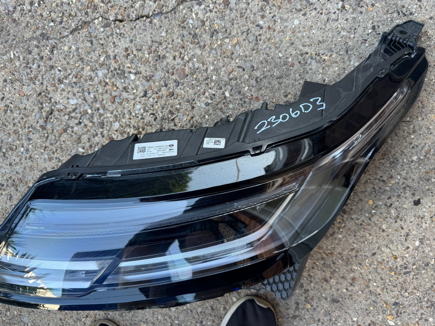 24MY RANGE ROVER VELAR HI LT L560 LEFT HEADLIGHT N8A213W030 "FOUR EYES VERSION"