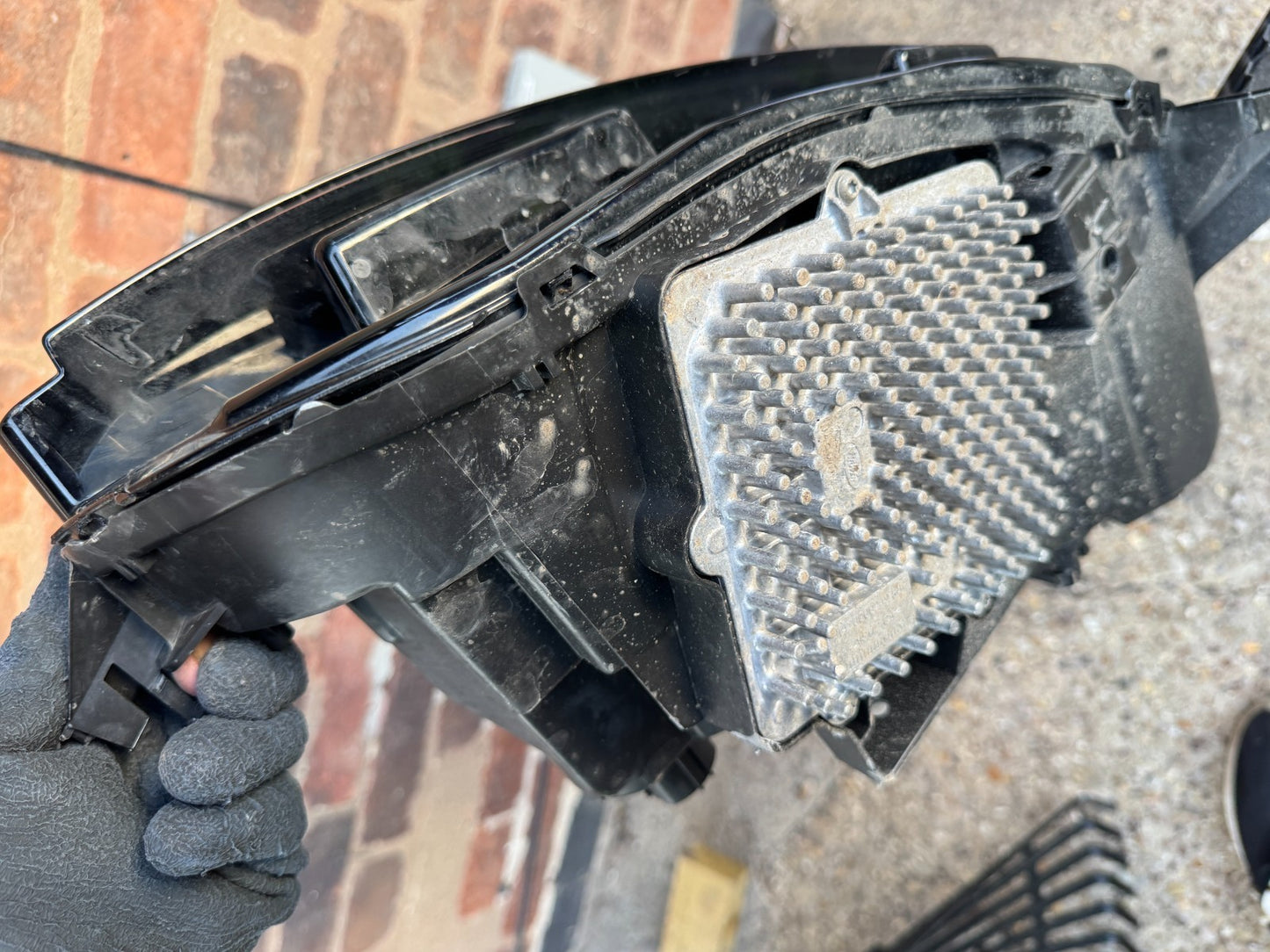 24MY RANGE ROVER VELAR HI LT L560 LEFT HEADLIGHT N8A213W030 "FOUR EYES VERSION"