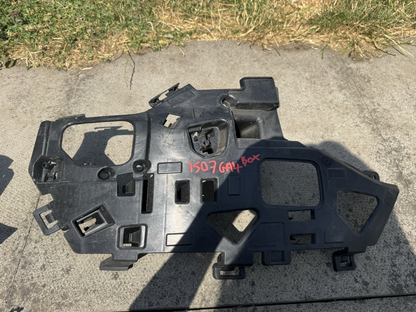 Polestar 2 Volvo Bumper Mounting Bracket Front Right 31663669 2020 onward
