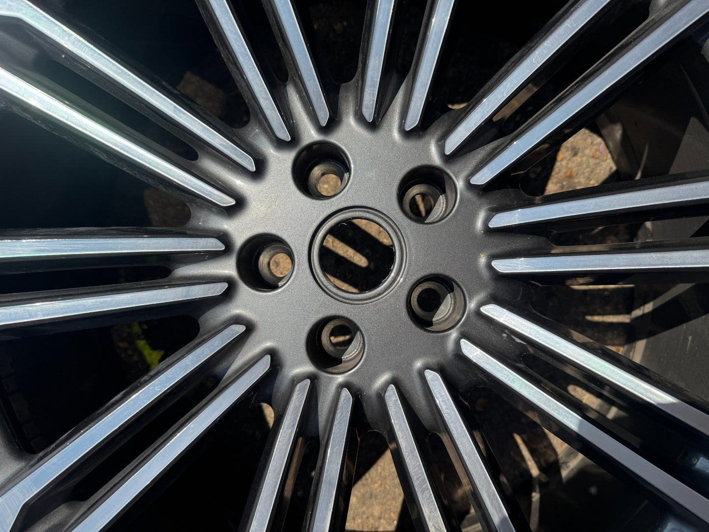 GENUINE RANGE ROVER SPORT 23" 9.5J ALLOY WHEEL L461 M8E21007LA BUCKLED