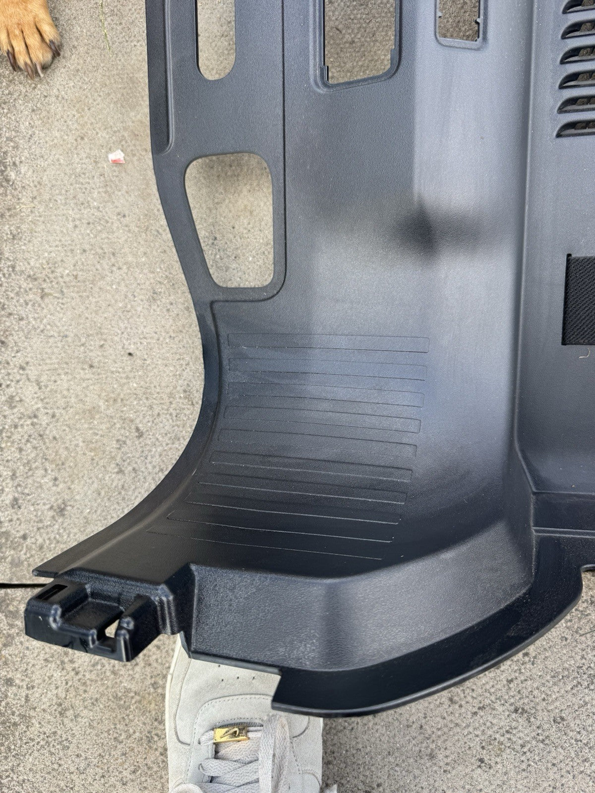 N8B2-45531-A LH Land rover side trim