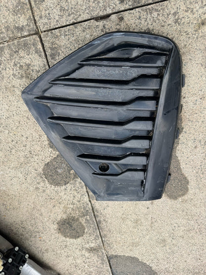 VOLVO XC60 MK2 Front Bumper Left Lid 32234961 GENUINE