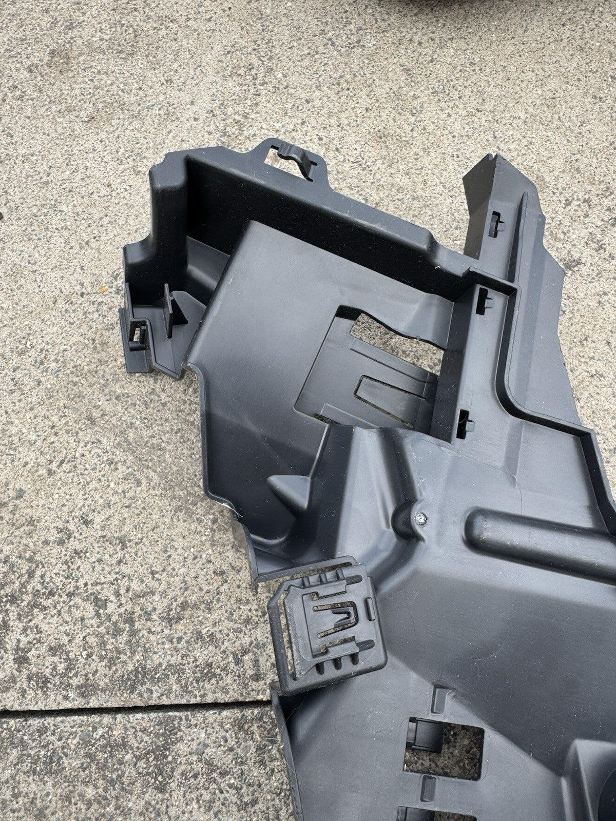 VOLVO XC60 17-2023 REAR LEFT SIDE WINDOW LIFT MECHANISM BRACKET 32310900#S172-05