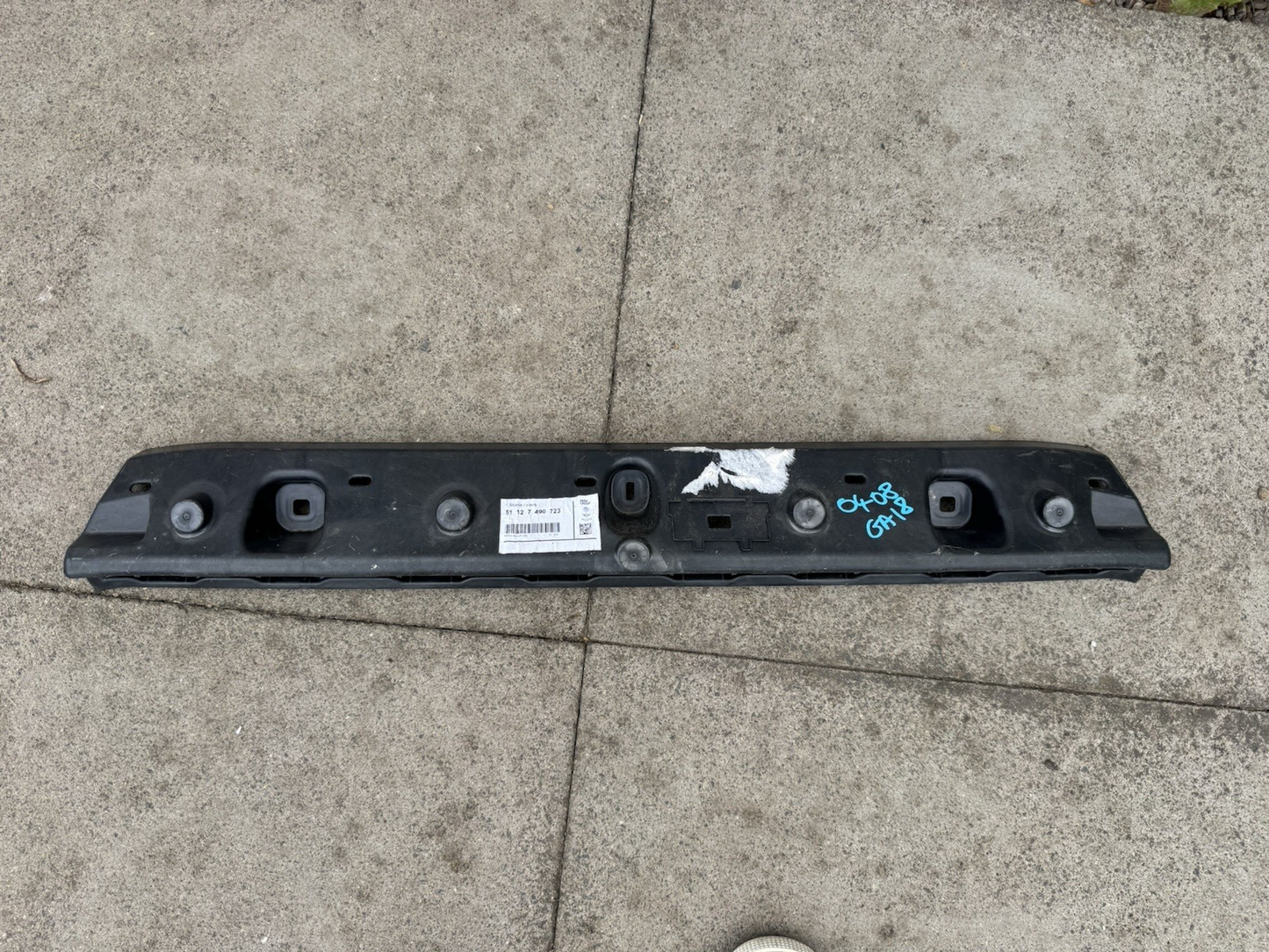 BMW  4 SERIES M4 G82 G83 G22 G23  REAR BUMPER CENTER GUIDE BRACKET 51127490723
