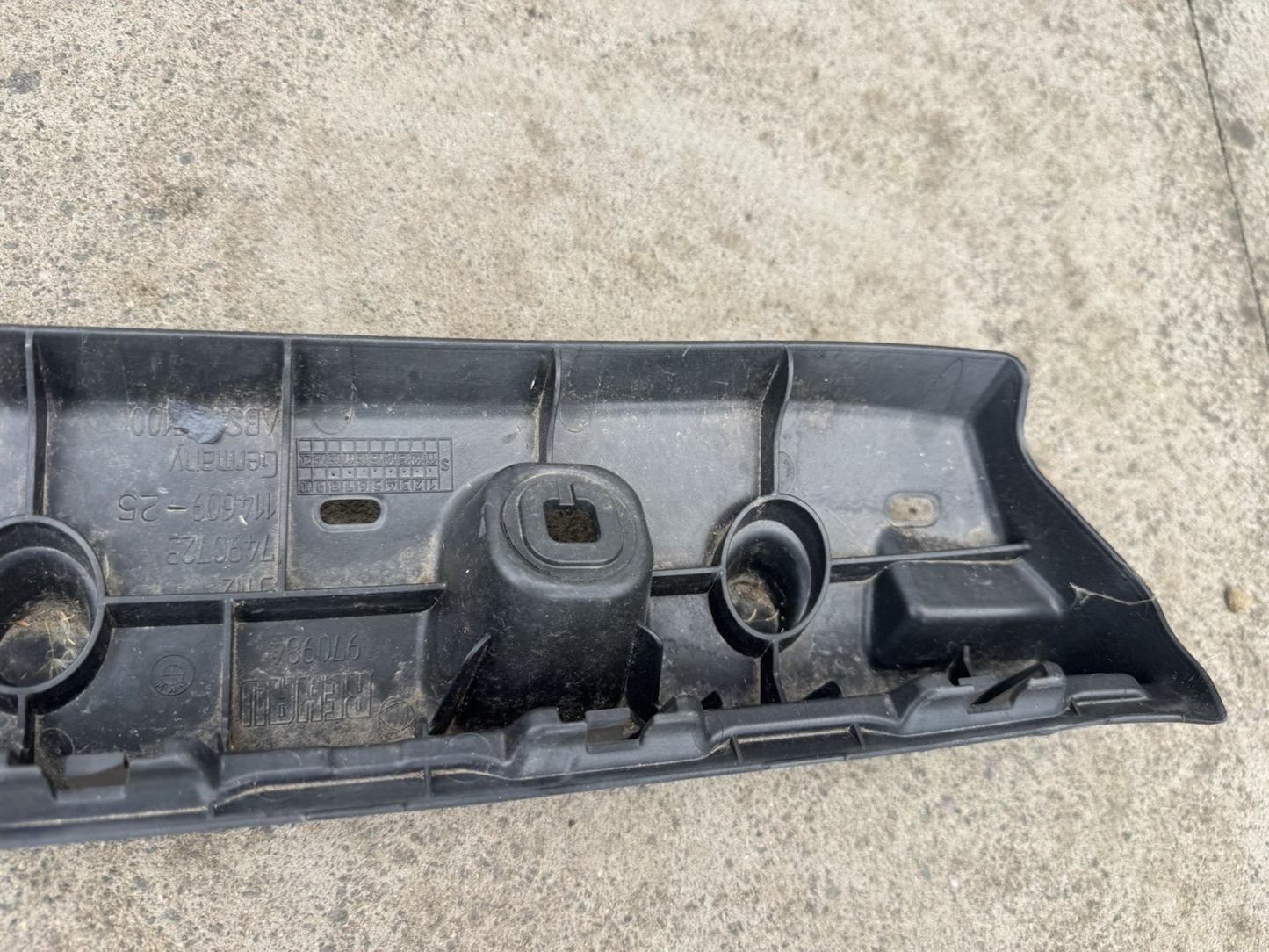 BMW  4 SERIES M4 G82 G83 G22 G23  REAR BUMPER CENTER GUIDE BRACKET 51127490723