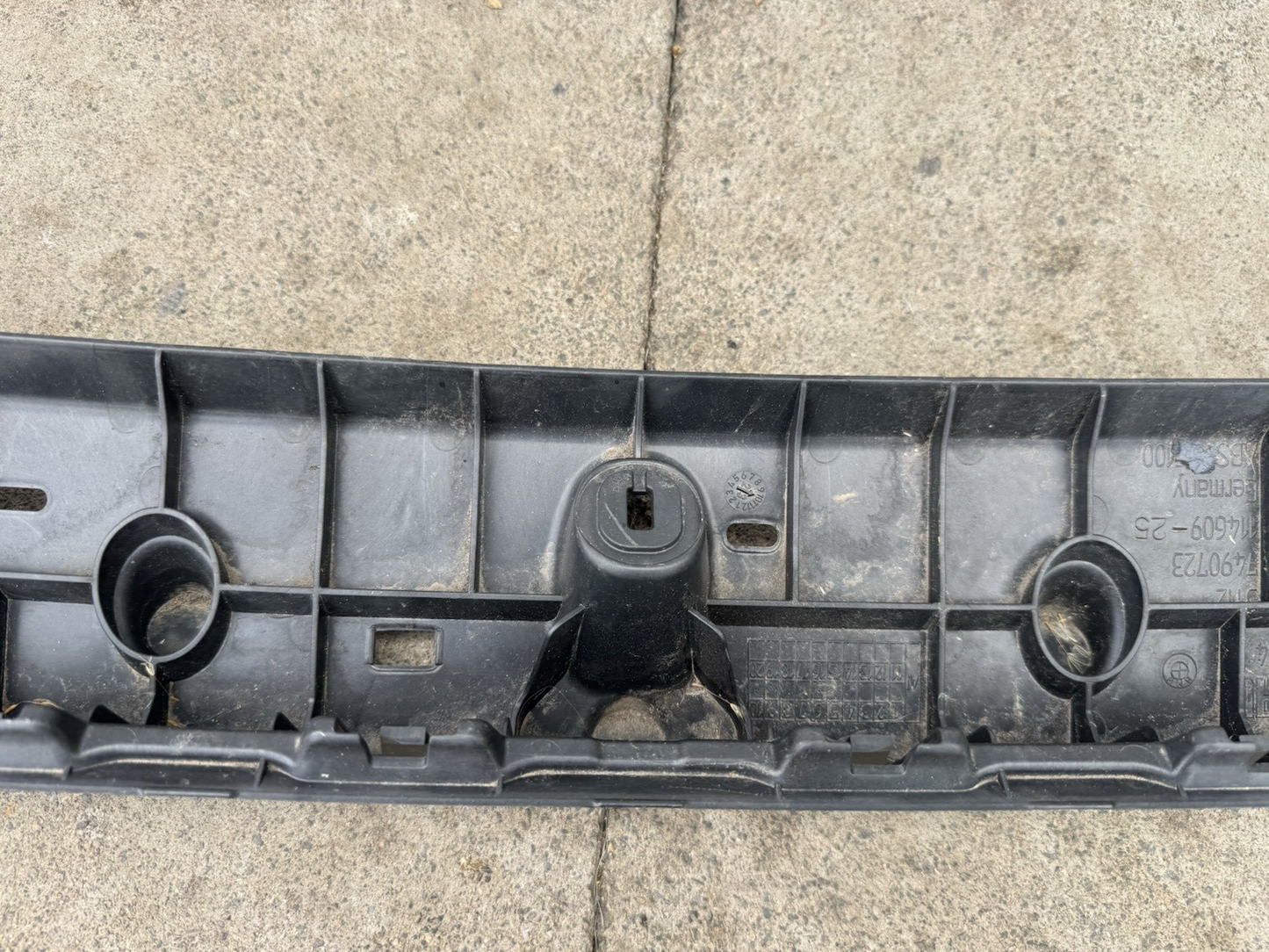 BMW  4 SERIES M4 G82 G83 G22 G23  REAR BUMPER CENTER GUIDE BRACKET 51127490723