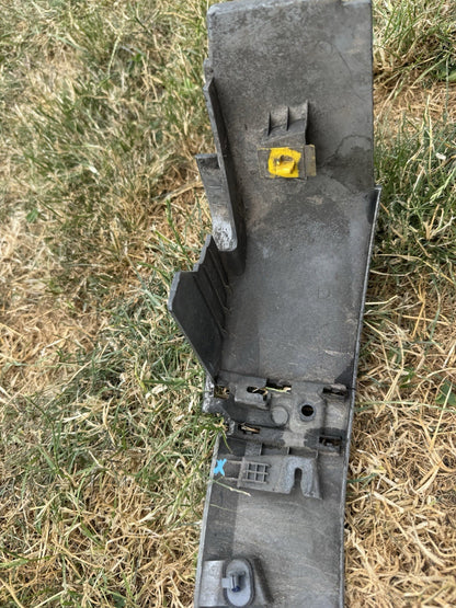 damaged HYUNDAI IONIQ 5 2021-23 FRONT RIGHT SIDE WHEEL ARCH MOULD 87712GI100