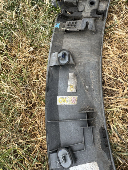 damaged HYUNDAI IONIQ 5 2021-23 FRONT RIGHT SIDE WHEEL ARCH MOULD 87712GI100