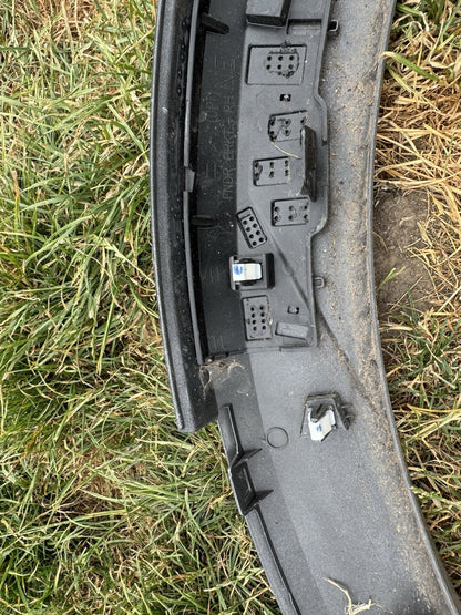 damaged HYUNDAI IONIQ 5 2021-23 FRONT RIGHT SIDE WHEEL ARCH MOULD 87712GI100