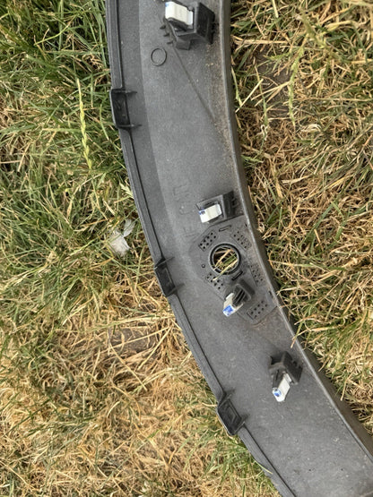 damaged HYUNDAI IONIQ 5 2021-23 FRONT RIGHT SIDE WHEEL ARCH MOULD 87712GI100