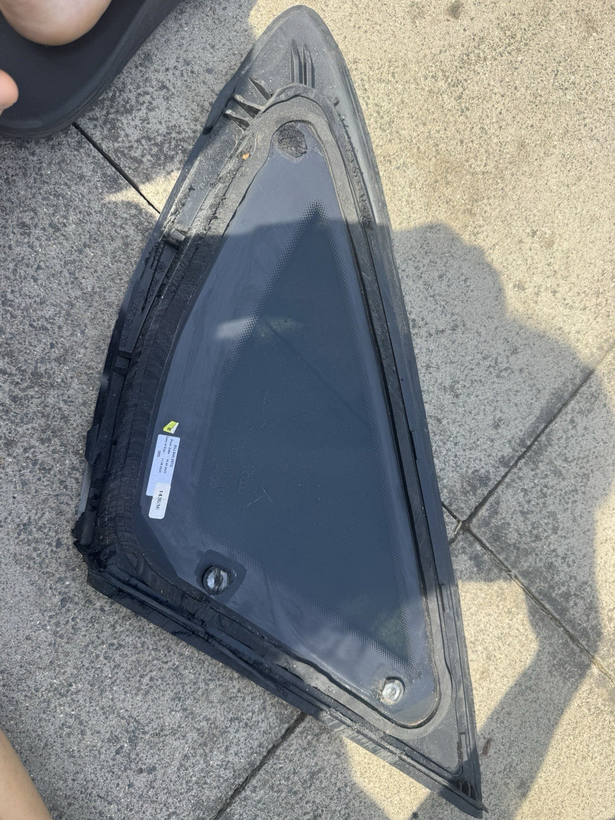 85j.845.297 AUDI WINDOW GLASS