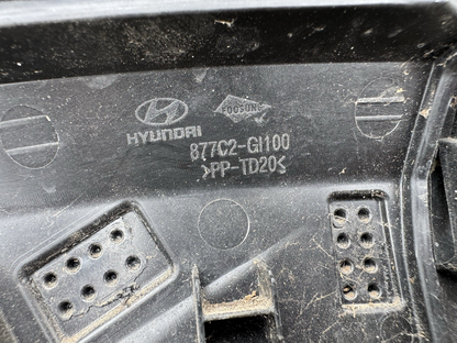 damaged HYUNDAI IONIQ 5 2021-23 FRONT RIGHT SIDE WHEEL ARCH MOULD 87712GI100