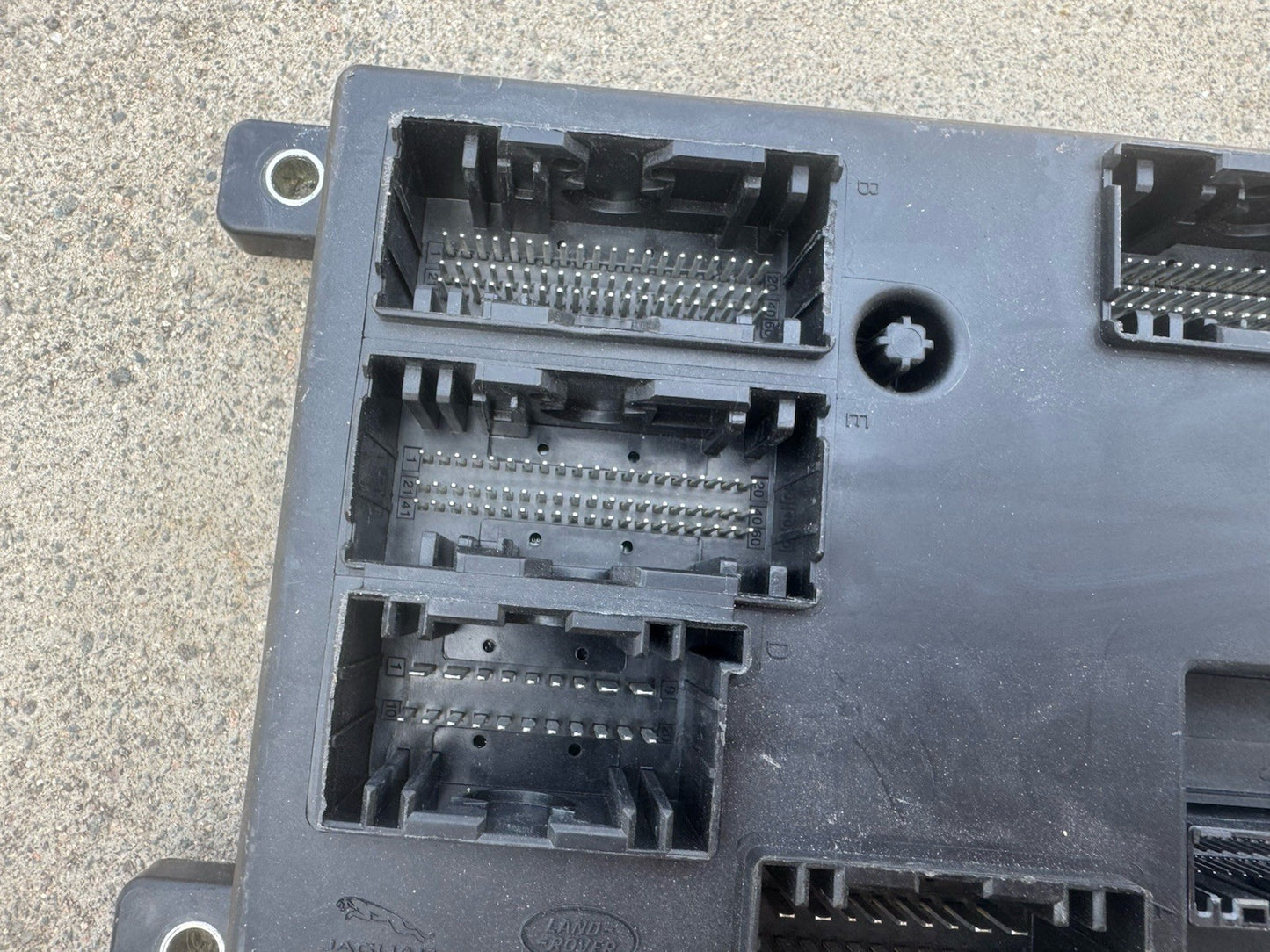 Land Range Rover Evoque L551 Body Control Module BCM Unit ECU R8E2-14F041-AB