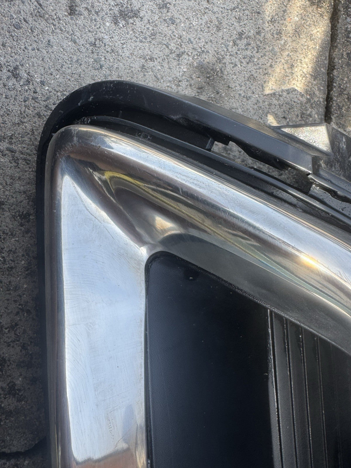 Honda CR-V Mk6 Exhaust Trim Panel Left 71591-3B4-H5