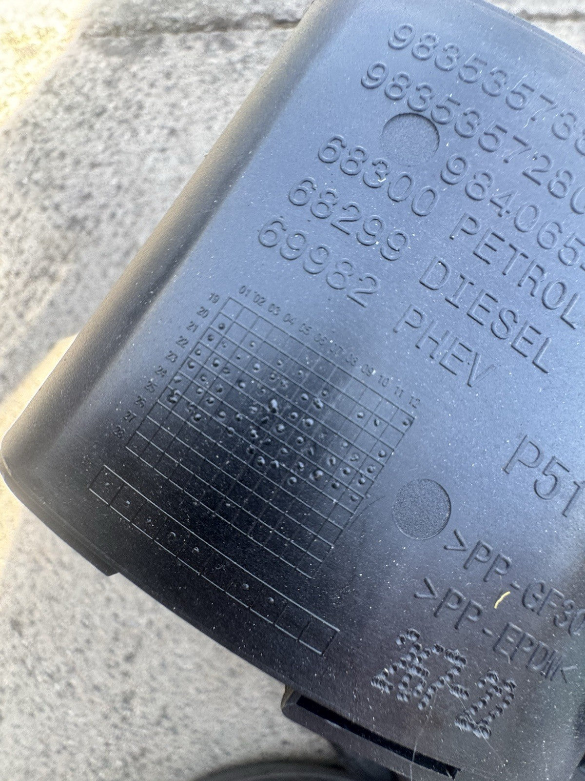 PEUGEOT 308 GT 2024 GENUINE FUEL CAP 9835357380