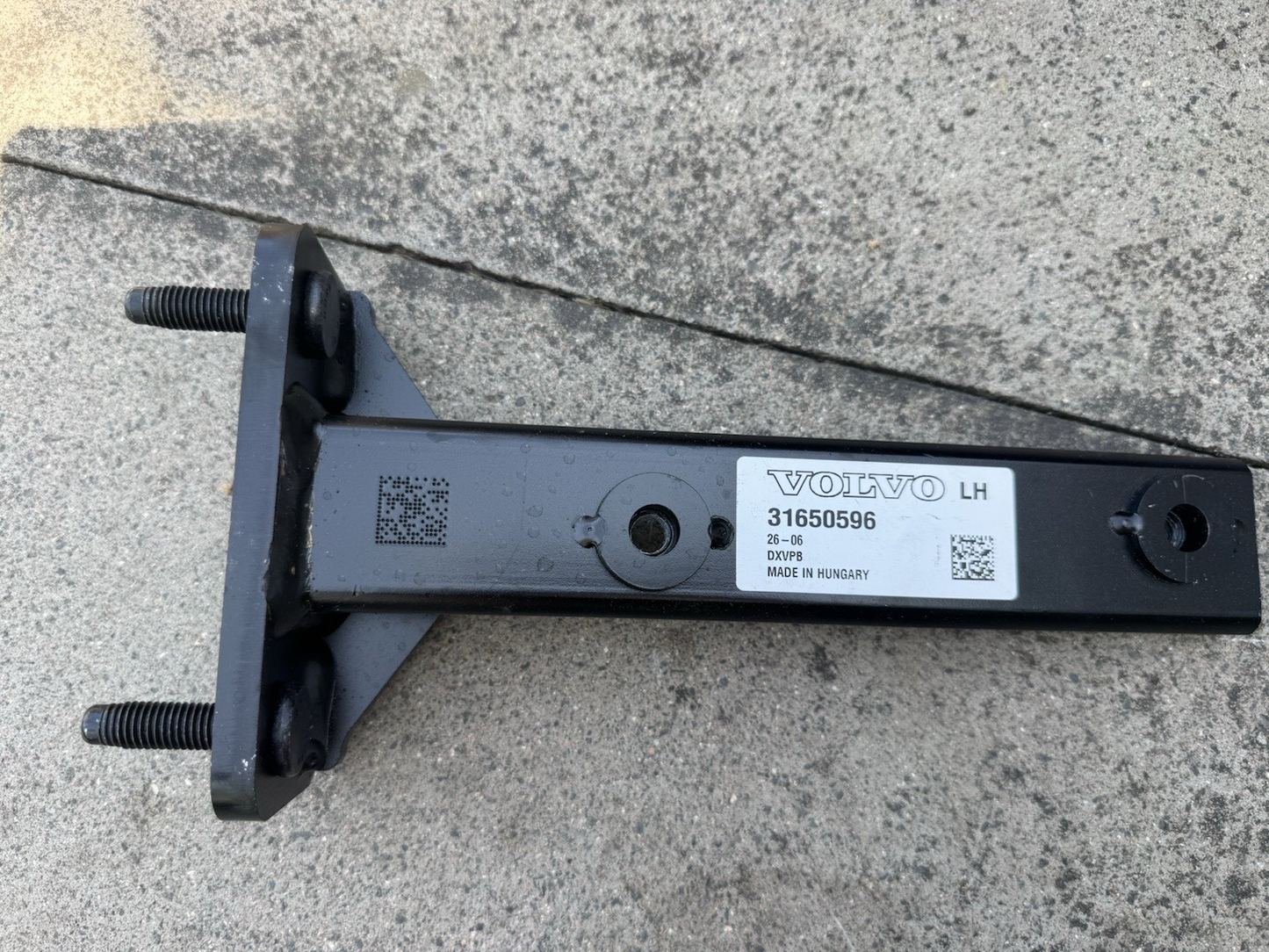 Trailer Hitch Bracket - Volvo (31650596) 2019-2022 Left
