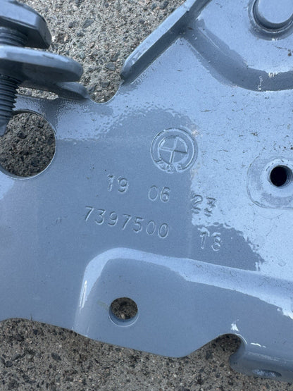 BMW X3 G01 Front Right Bonnet Hinge 7397500 2.0 Diesel 140kw 2021 22323531