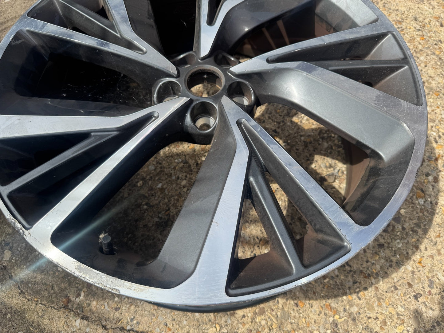 GENUINE 22" JAGUAR I-PACE 5056 ALLOY WHEEL RIM J9D3-1007-DC BUCKLED/KERB DAMAGE