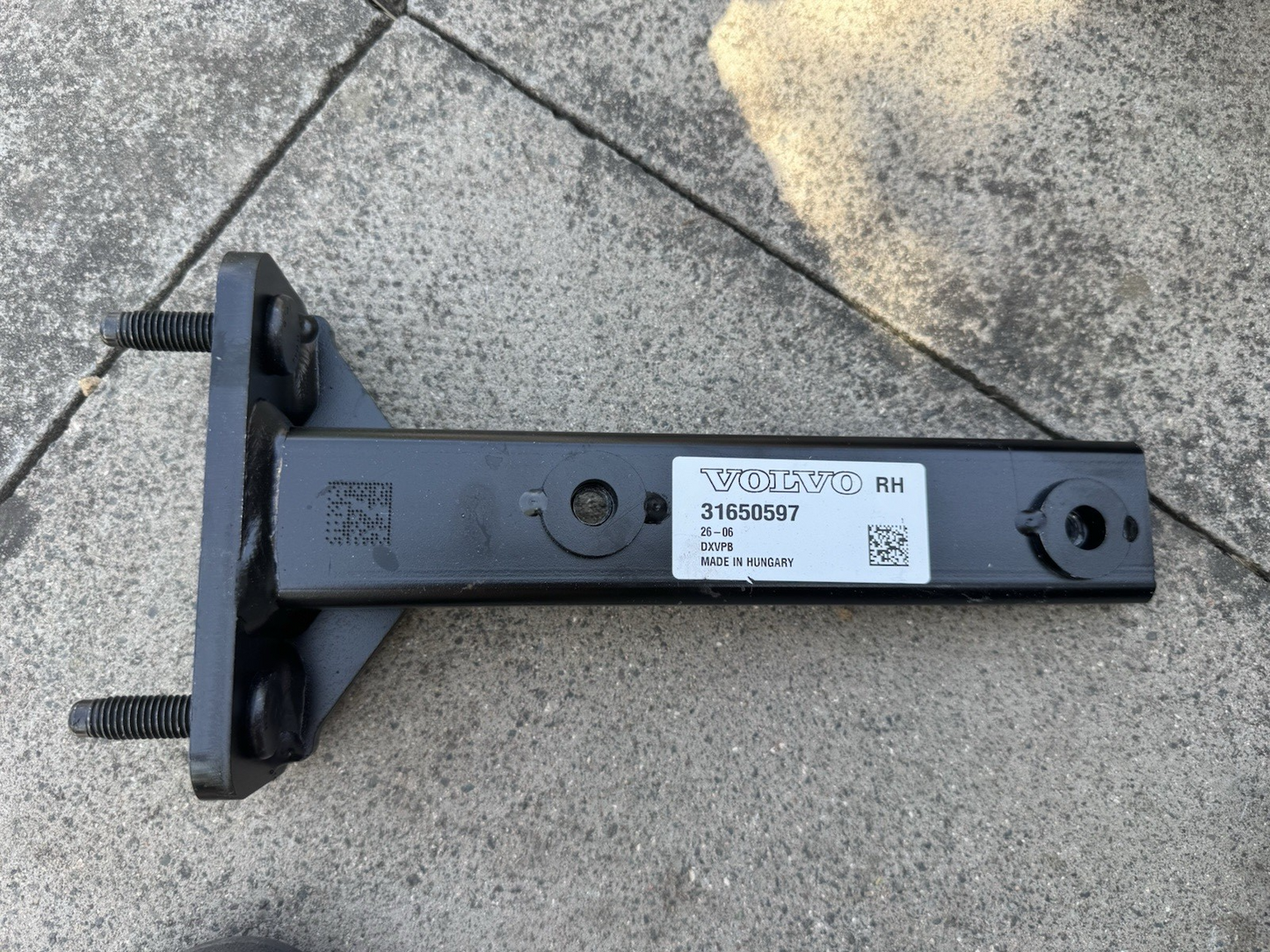 Trailer Hitch Bracket - Volvo (31650597) 2019-2022 RIGHT  HAND SIDE