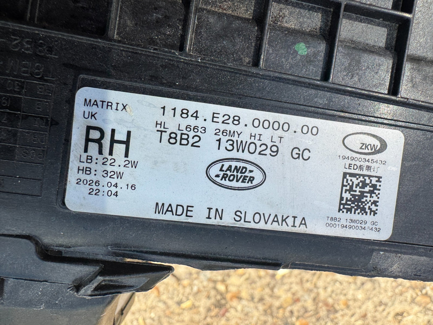 LAND ROVER DEFENDER L663 FACELIFT 2026 MATRIX LED HEADLIGHT RIGHT T8B213W029